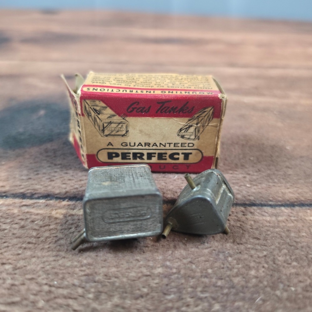 Perfect Gas Tanks Model Airplane Engine Short Midge Rectank Silver Good Vintage